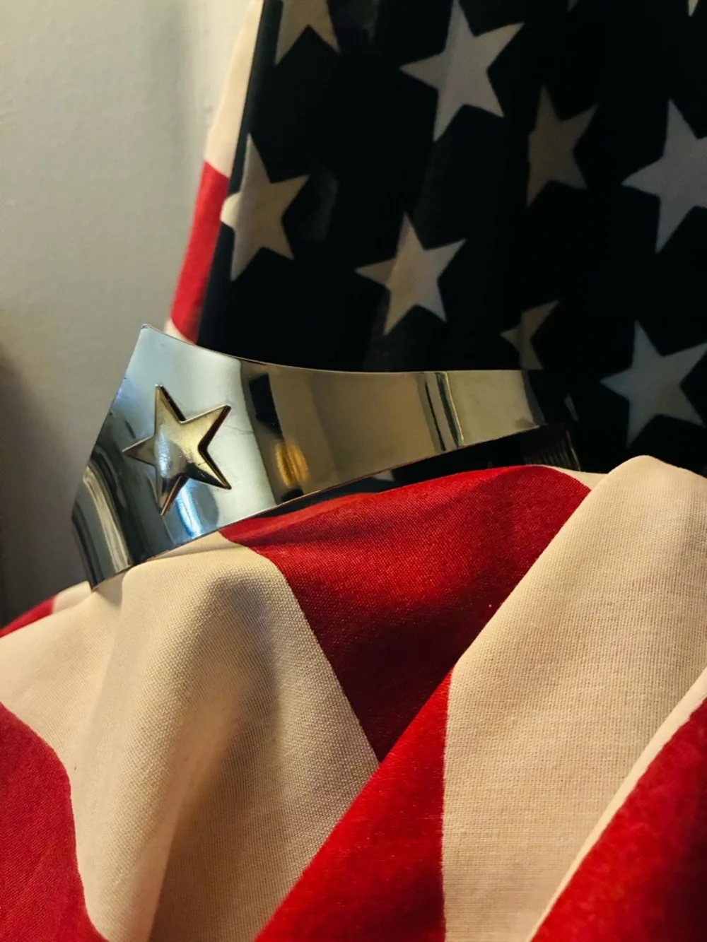 DC Comics Wonder Woman’s Deluxe Tiara Steel Costume Accessory - Picture 11 of 13